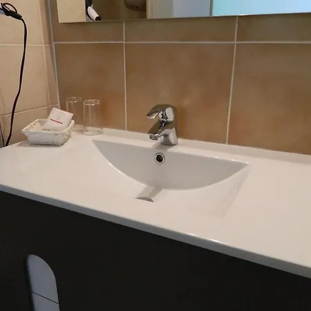 فندق أدونيس آرك إيكس 3*