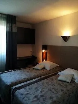 أدونيس آرك إيكس فندق 3*