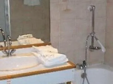 أدونيس آرك إيكس فندق
