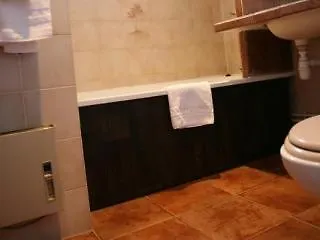 أدونيس آرك إيكس 3* آيكس أومبروفينس